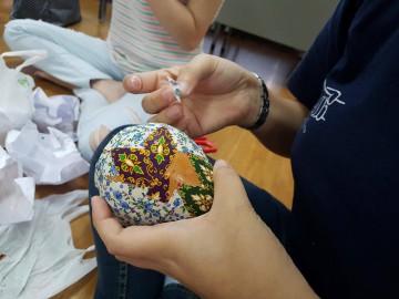 อาสาสมัครแต่งโอ่งจิ๋วน้ำใจช่วยภัยพิบัติ 25 ส.ค. 62 Volunteer –To decorate tiny jars for Disaster Relief Aug, 25, 19